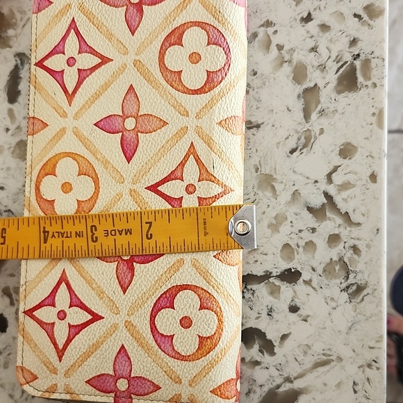 Louis Vuitton Pink and Orange Patterned Wallet With Dusty And Box - Picture 11 of 11